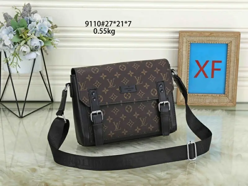 louis vuitton mini sac a main pour homme s_1167153